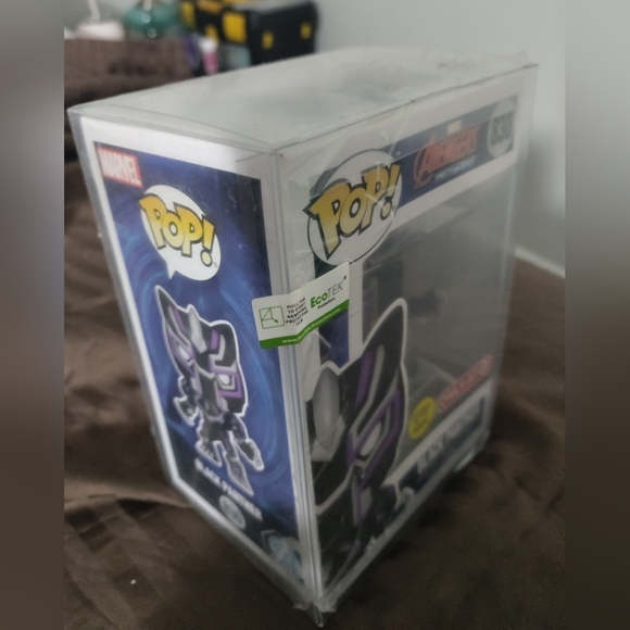 Funko POP Black Panther 830 - Picture 2 of 3